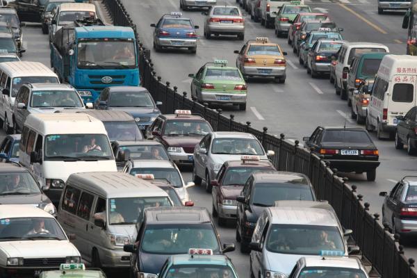 上海擬研究針對外地車收取擁堵費每天100元