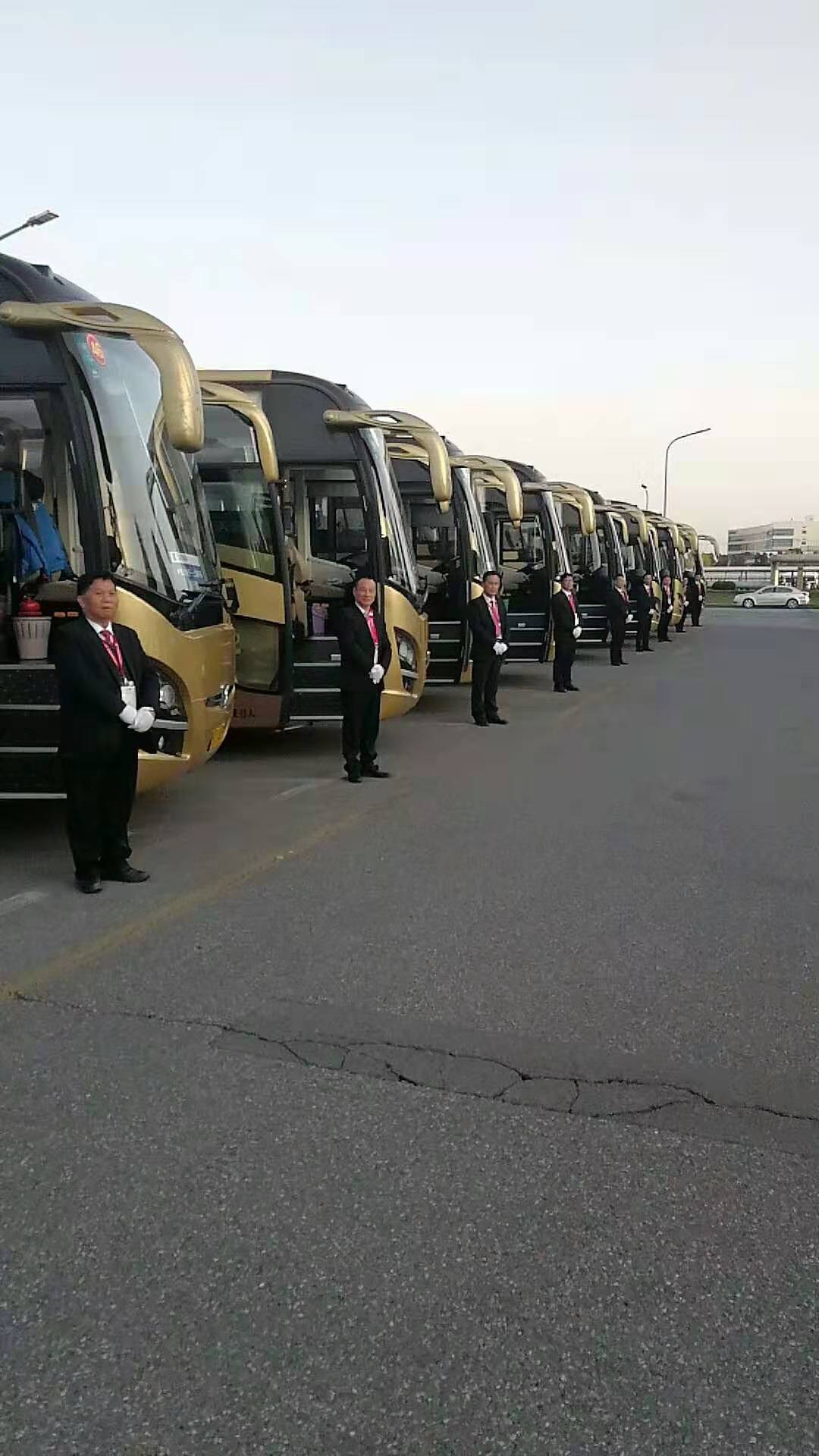 上海租大巴多少錢一天