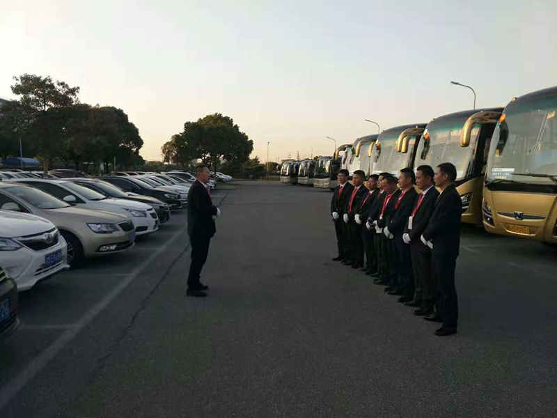 上海包車帶司機