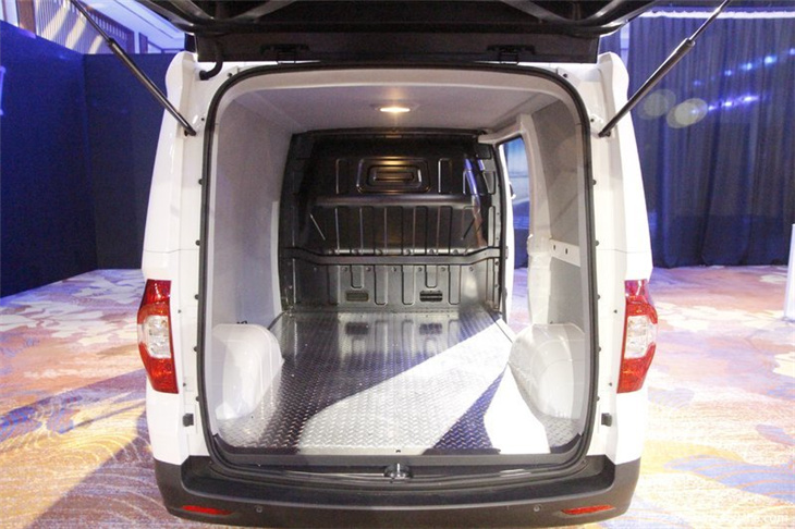 上海新能源電動貨車租賃車型大通EV30